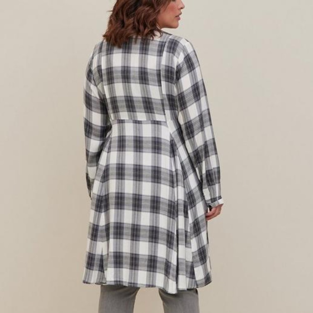 Torrid Button Front Kimono - Voile Plaid Black - Picture 4 of 4
